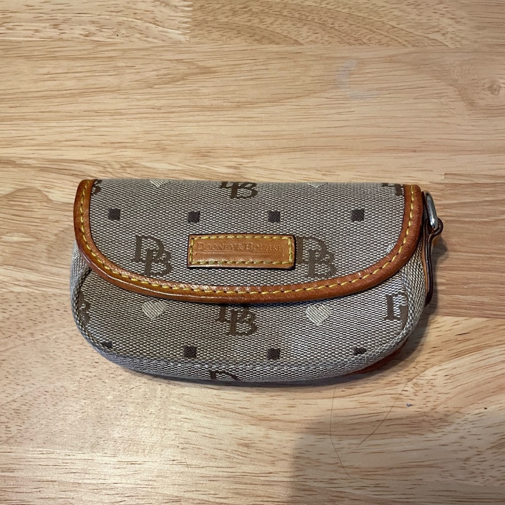 Vintage Dooney & Bourke wristlet